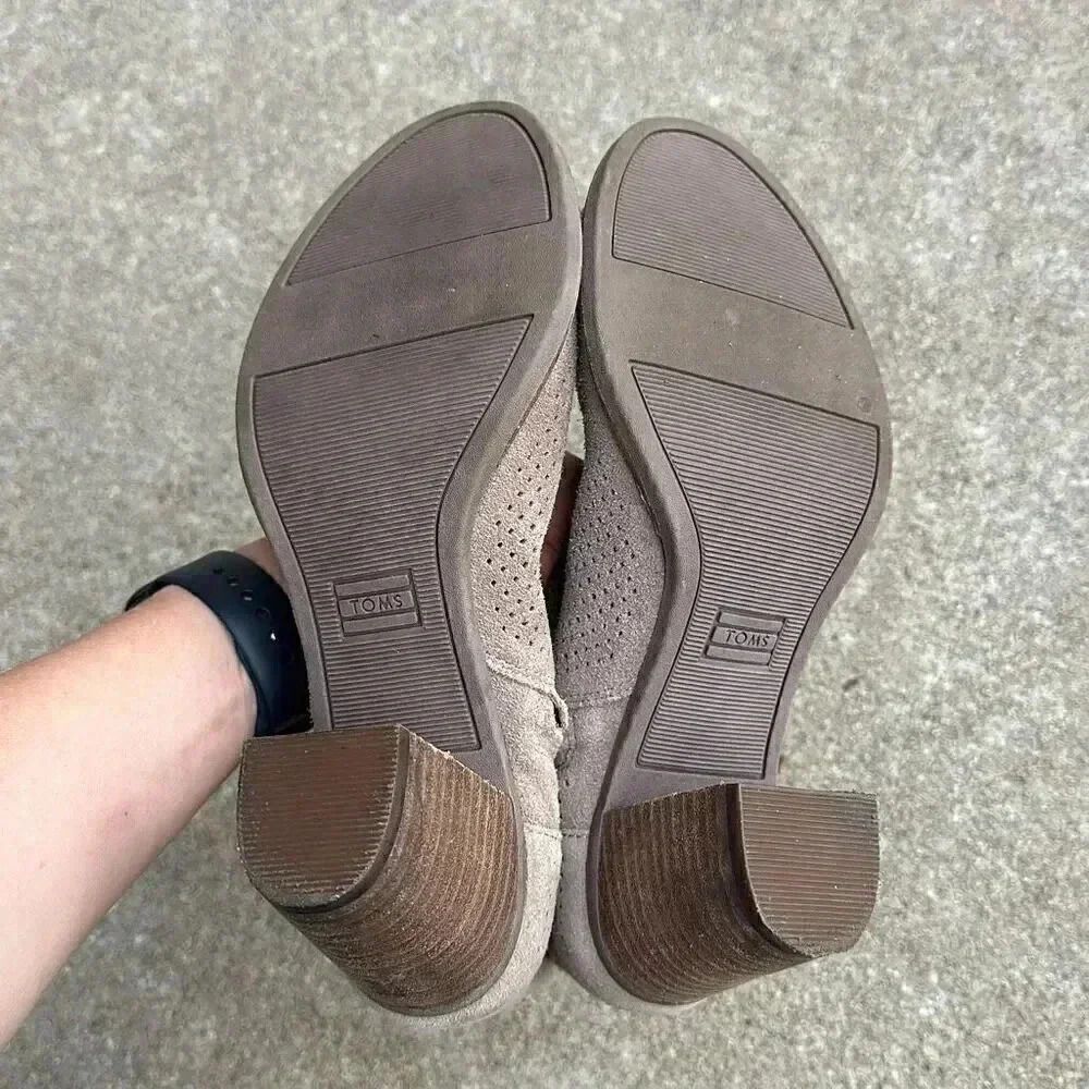 Toms Perforated Suede Booties Women's Size 7.5 - Picture 9 of 11